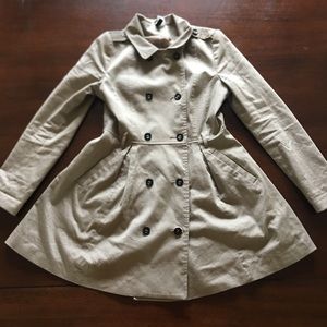 lightweight trench coat